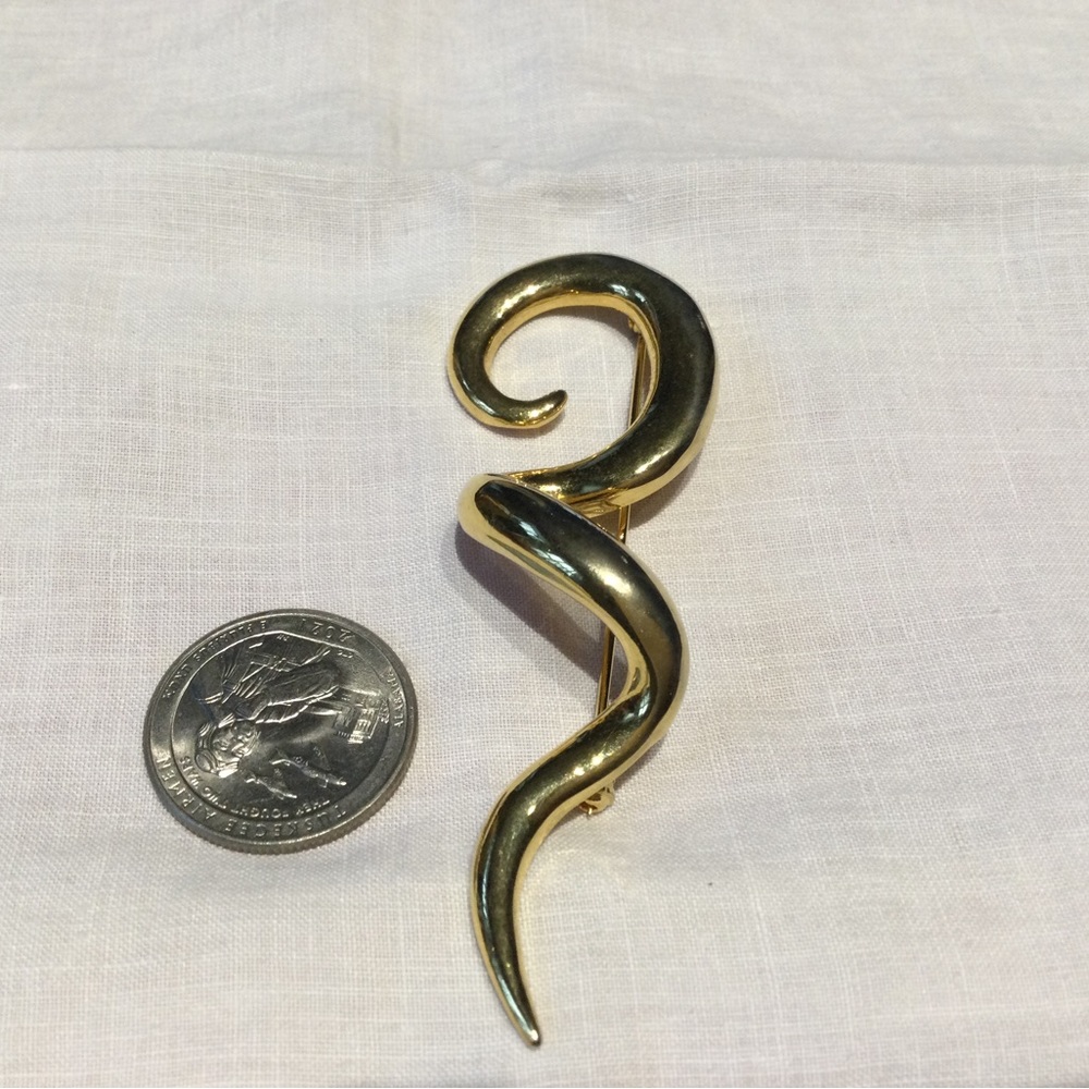 Nice NWOT Gold Tone Fashion Pin (C587)